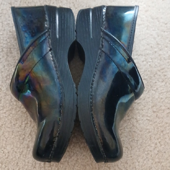 Dansko Iridescent Black Women's Mules - Picture 5 of 7
